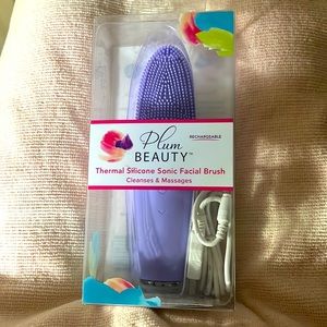 BRAND NEW - STILL IN BOX! Plum Beauty Thermal Sonic Facial Brush! Rave Reviews!